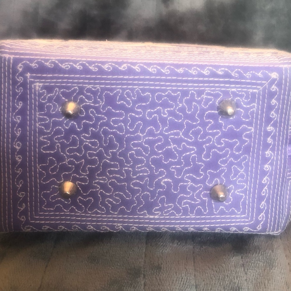 Elegant Purple Handbag with Intricate Embroidered Pattern by Laga Designs (New) - Picture 5 of 12